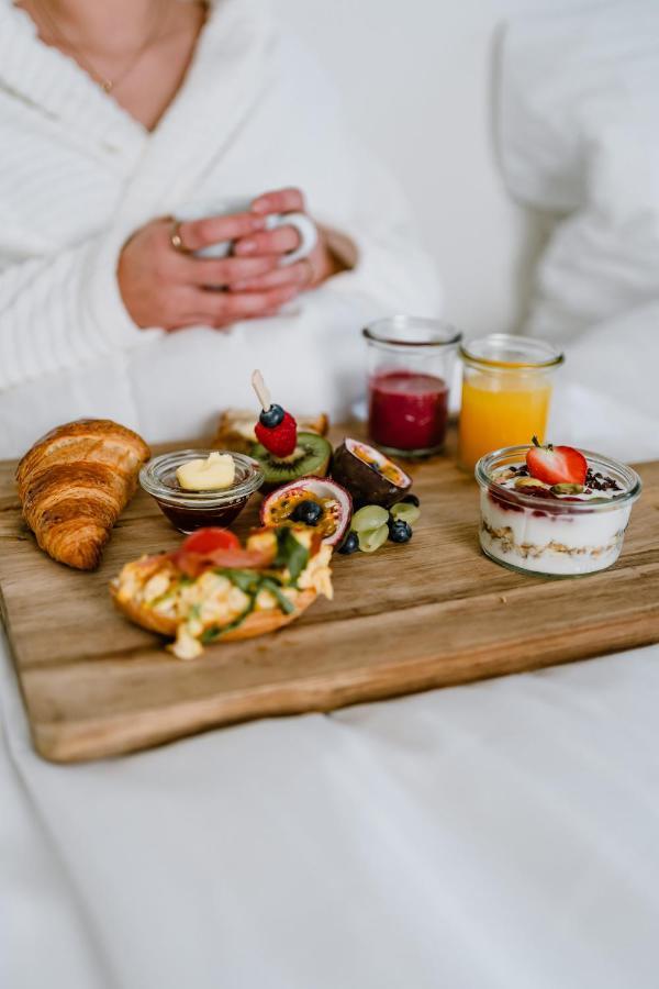 Uitgerust Voor Zaken Bed and Breakfast Χερενφέιν Εξωτερικό φωτογραφία